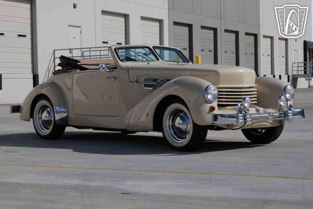1937 Cord 810 & 812 - Image 5 of 12