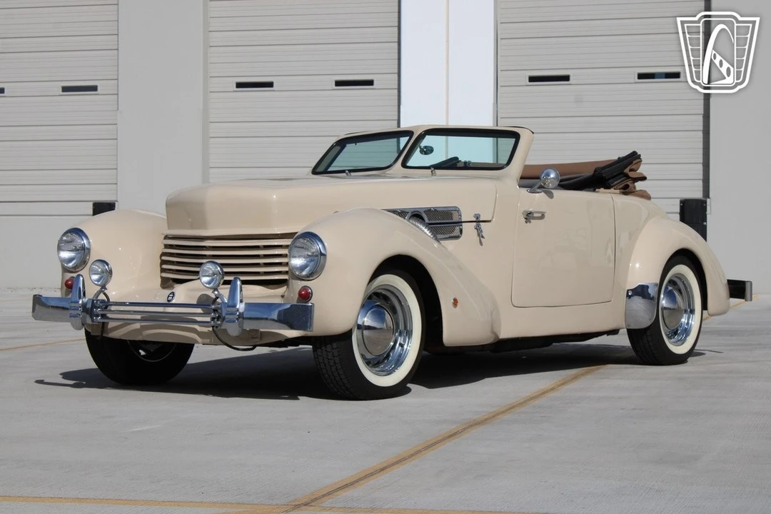 1937 Cord 810 & 812 - Image 3 of 12