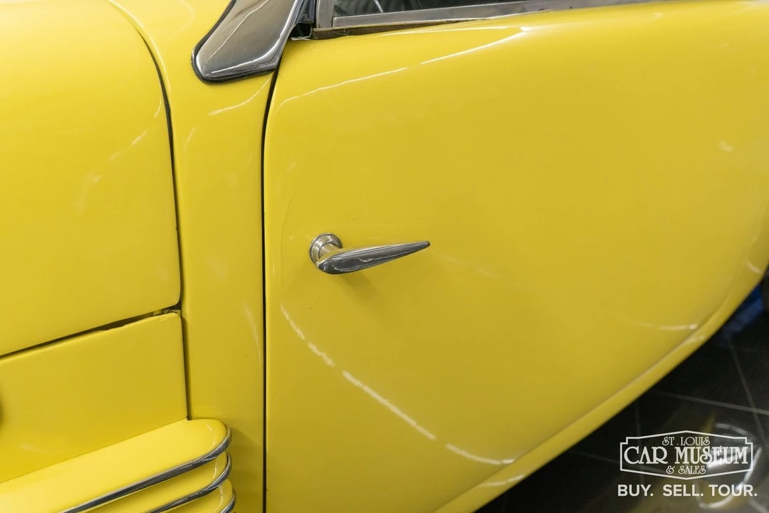 1937 Cord 810 & 812 - Image 17 of 31