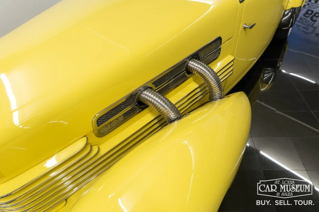 1937 Cord 810 & 812 - Image 15 of 31