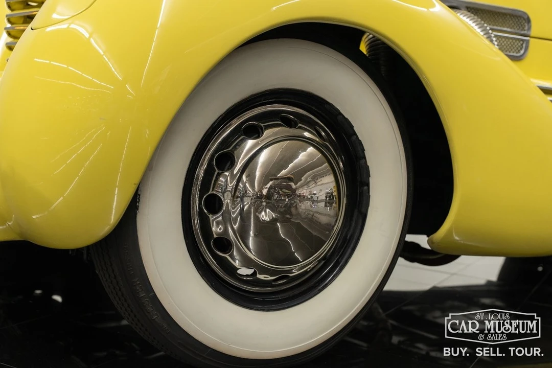 1937 Cord 810 & 812 - Image 12 of 31