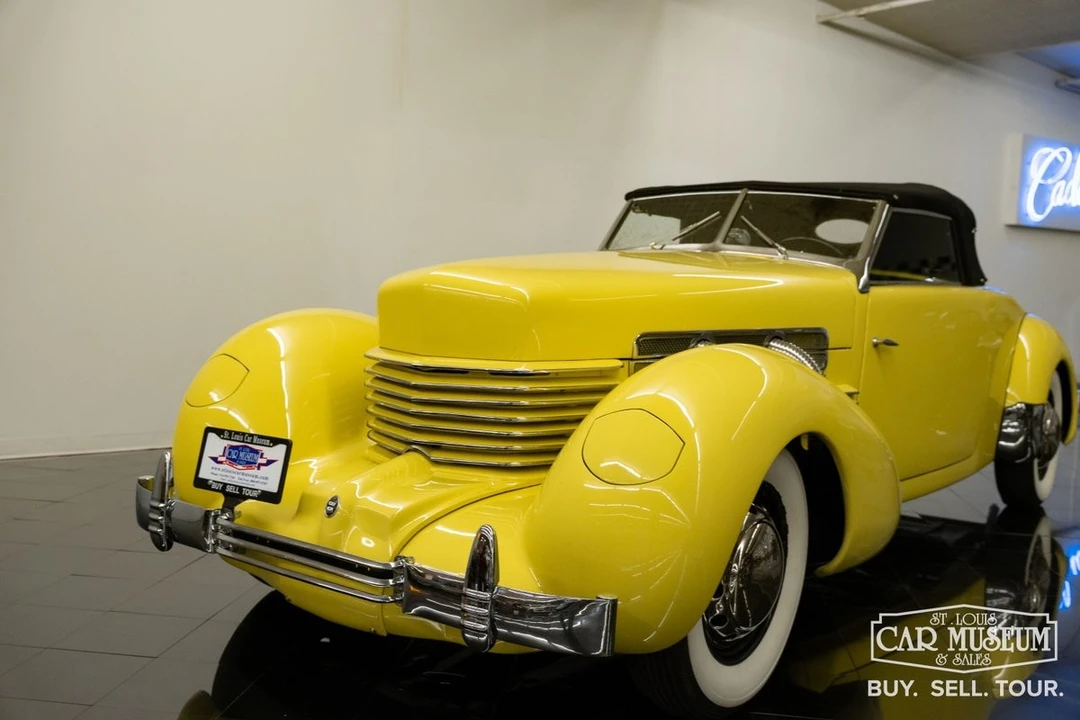 1937 Cord 810 & 812 - Image 31 of 31