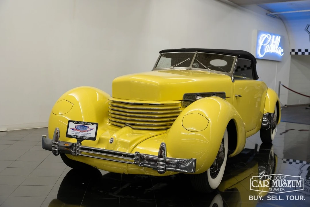 1937 Cord 810 & 812 - Image 6 of 31