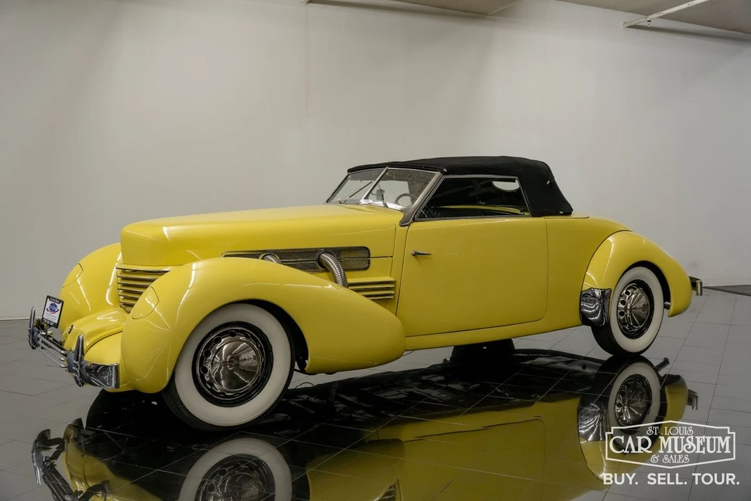 1937 Cord 810 & 812 - Image 4 of 31