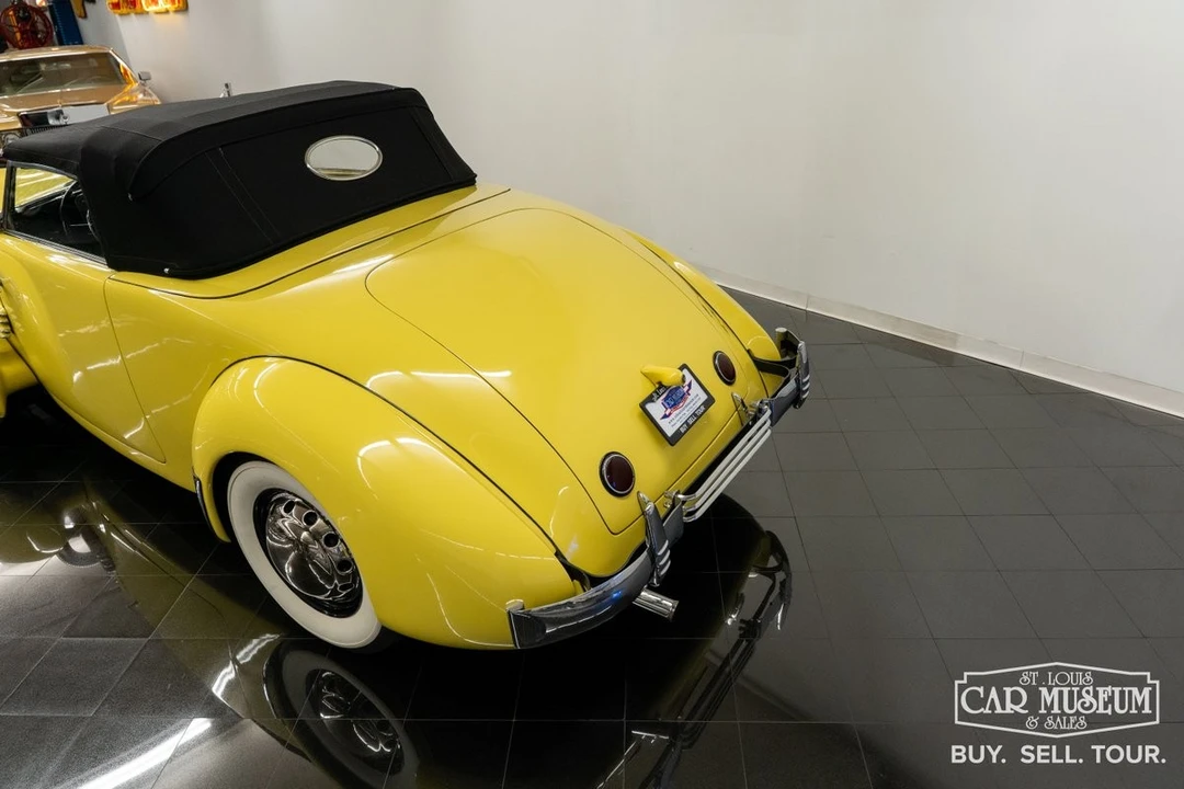1937 Cord 810 & 812 - Image 30 of 31