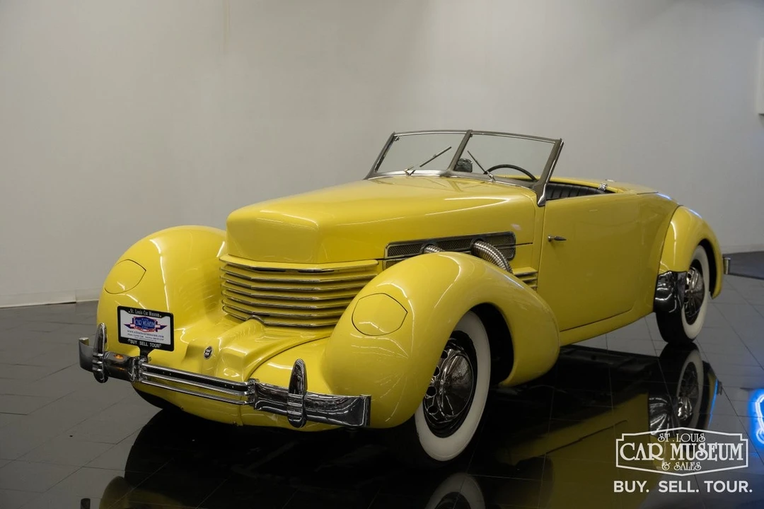 1937 Cord 810 & 812 - Image 3 of 31