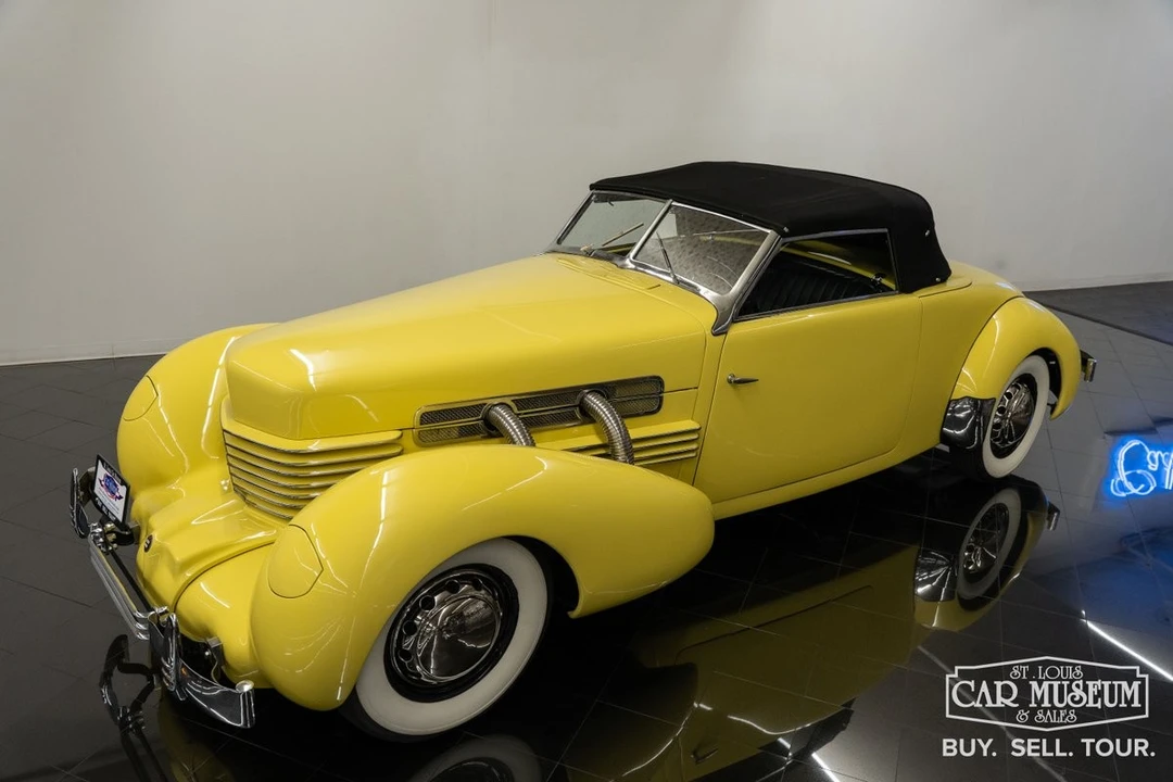 1937 Cord 810 & 812 - Image 7 of 31