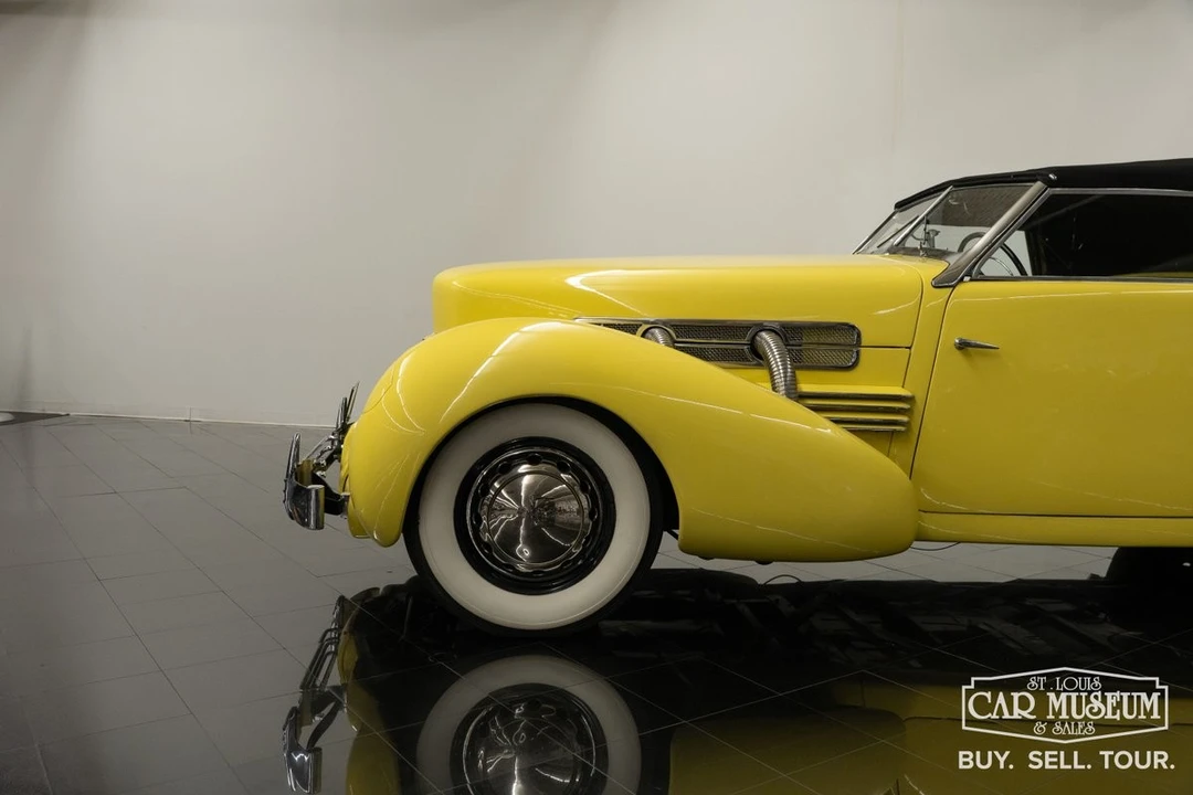1937 Cord 810 & 812 - Image 8 of 31