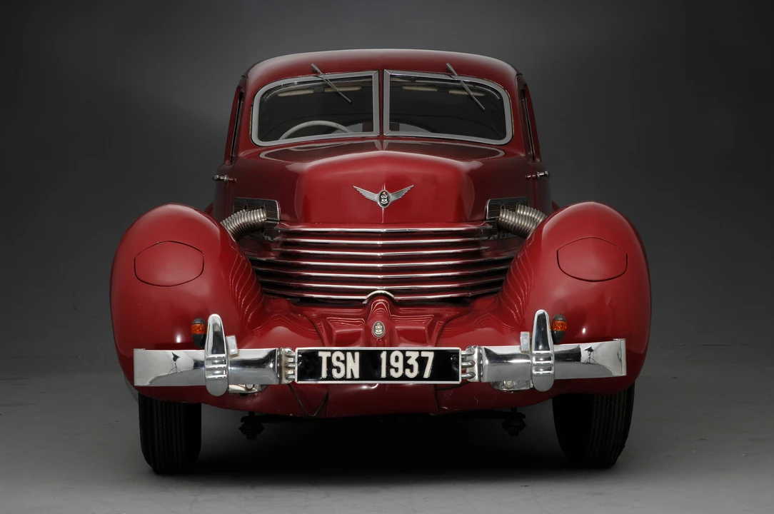 1937 Cord 810 & 812 - Image 5 of 10