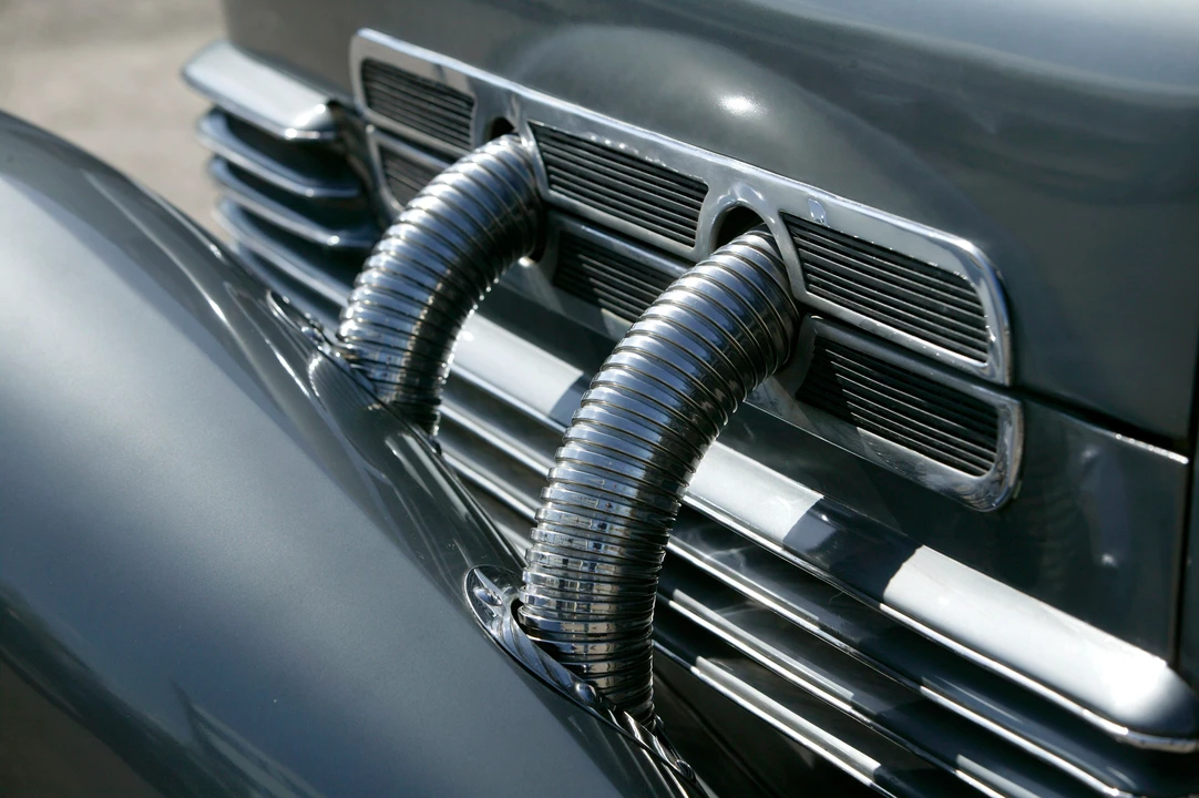 1937 Cord 810 & 812 - Image 2 of 3
