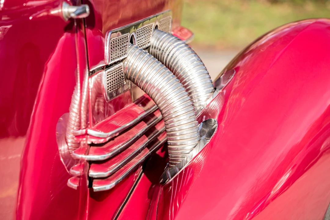 1937 Cord 810 & 812 - Image 25 of 31