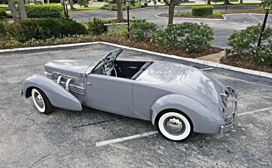 1937 Cord 810 & 812 - Image 6 of 12