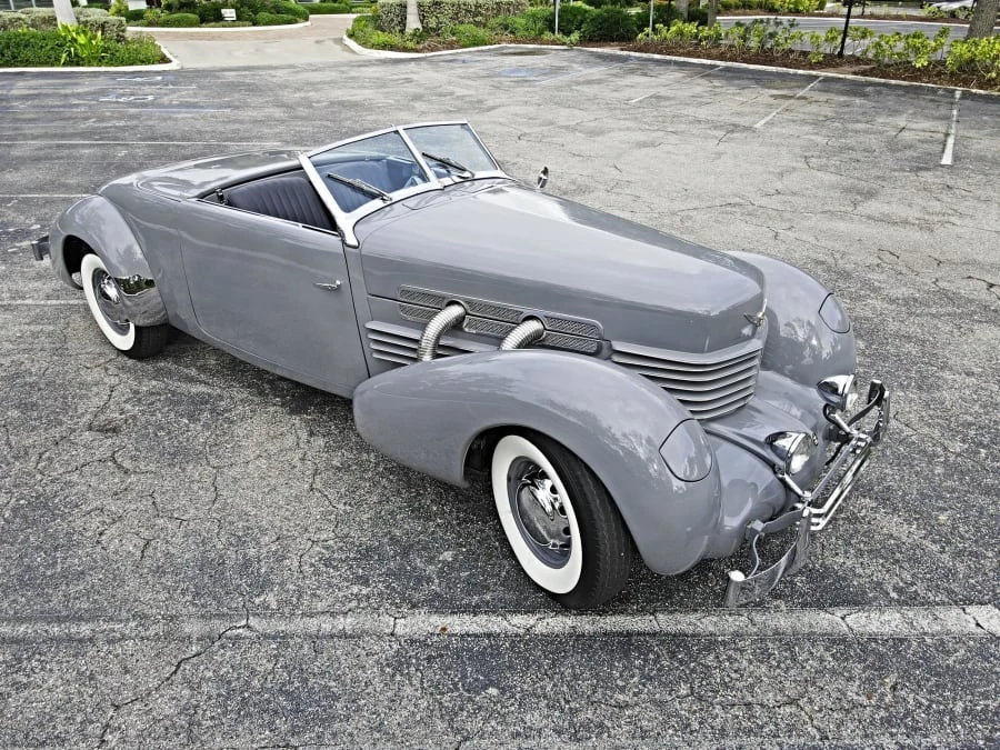 1937 Cord 810 & 812 - Image 8 of 12