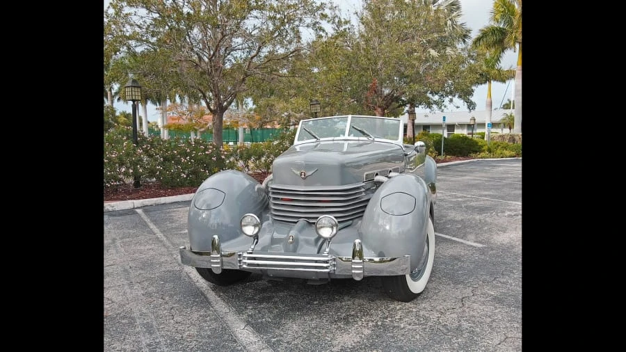 1937 Cord 810 & 812 - Image 10 of 12