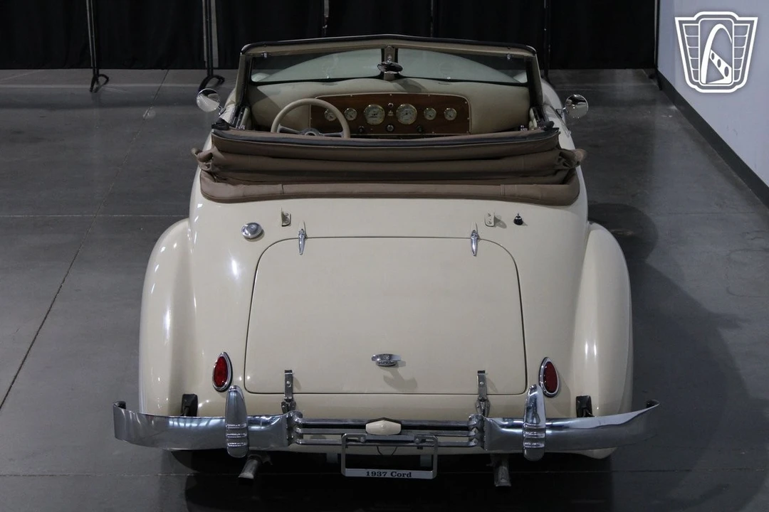 1937 Cord 810 & 812 - Image 10 of 21
