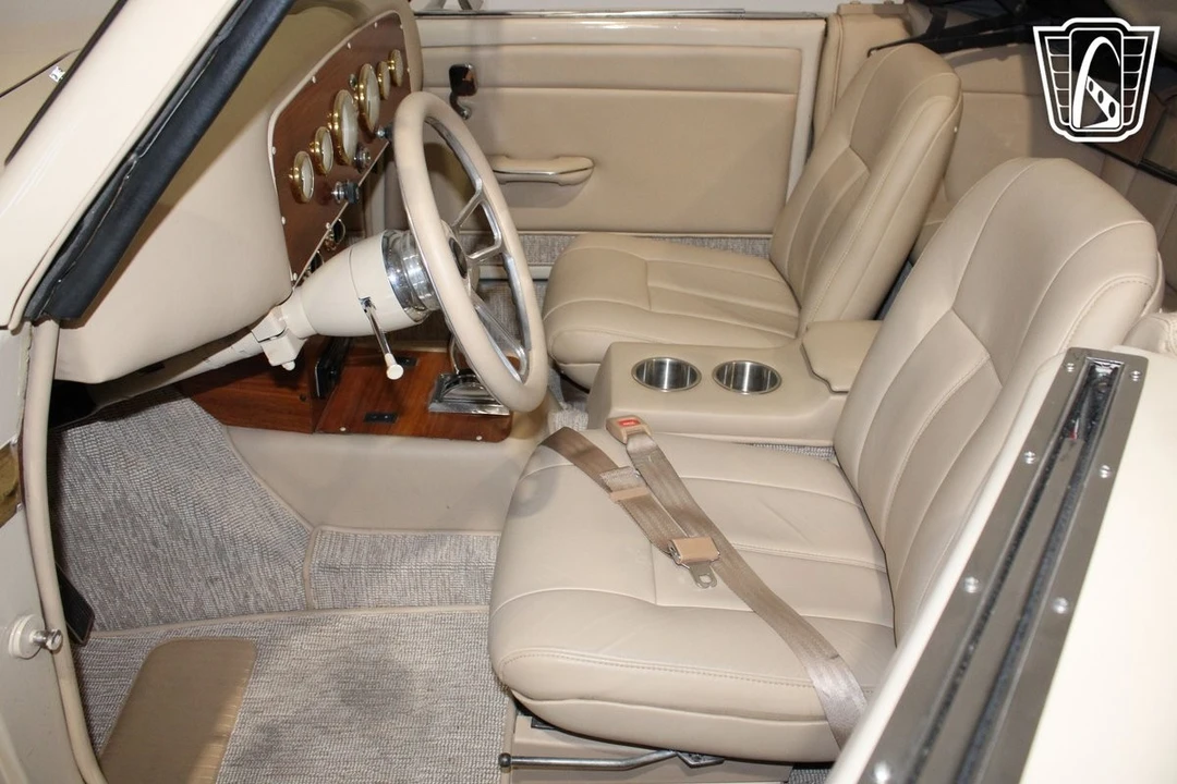 1937 Cord 810 & 812 - Image 31 of 31