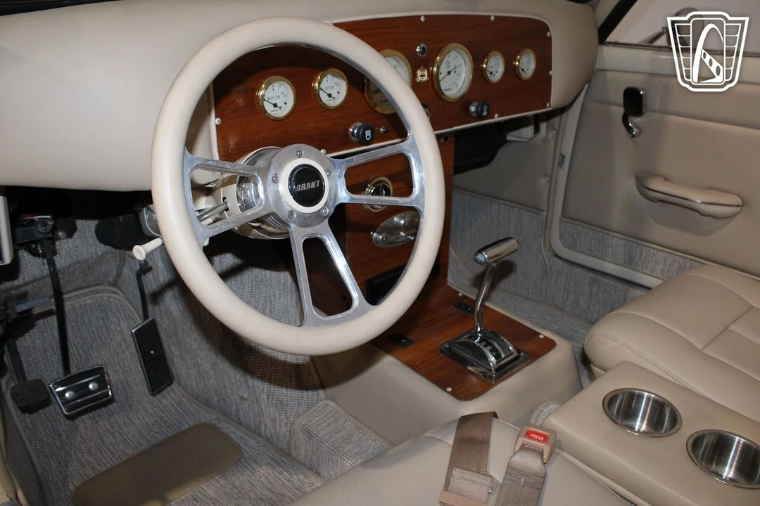 1937 Cord 810 & 812 - Image 30 of 31