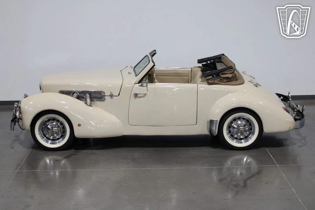 1937 Cord 810 & 812 - Image 12 of 21