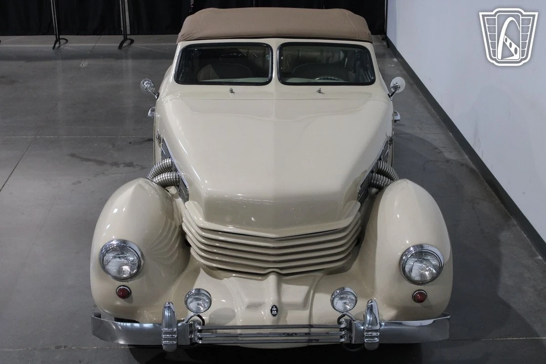 1937 Cord 810 & 812 - Image 6 of 21