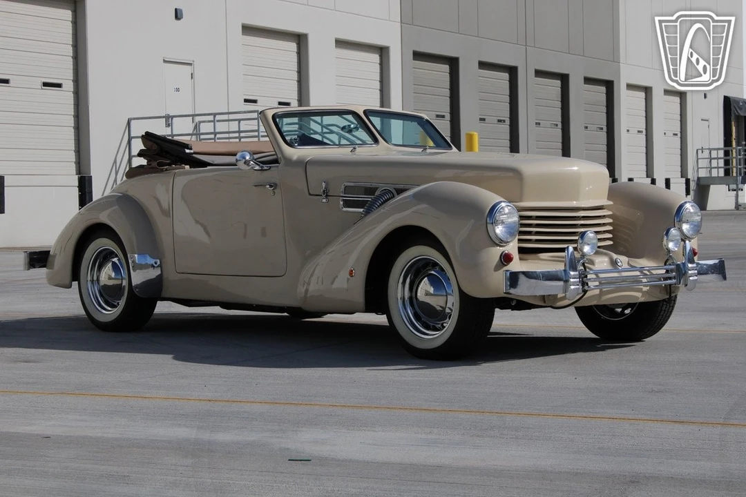 1937 Cord 810 & 812 - Image 5 of 21