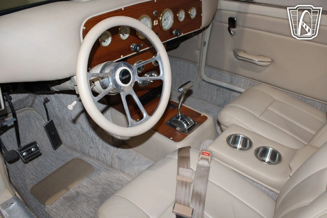 1937 Cord 810 & 812 - Image 29 of 31