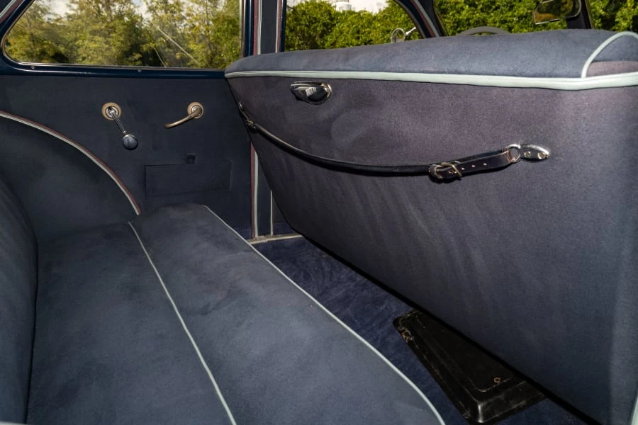 1937 Cord 810 & 812 - Image 18 of 26