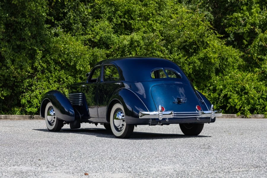 1937 Cord 810 & 812 - Image 9 of 26