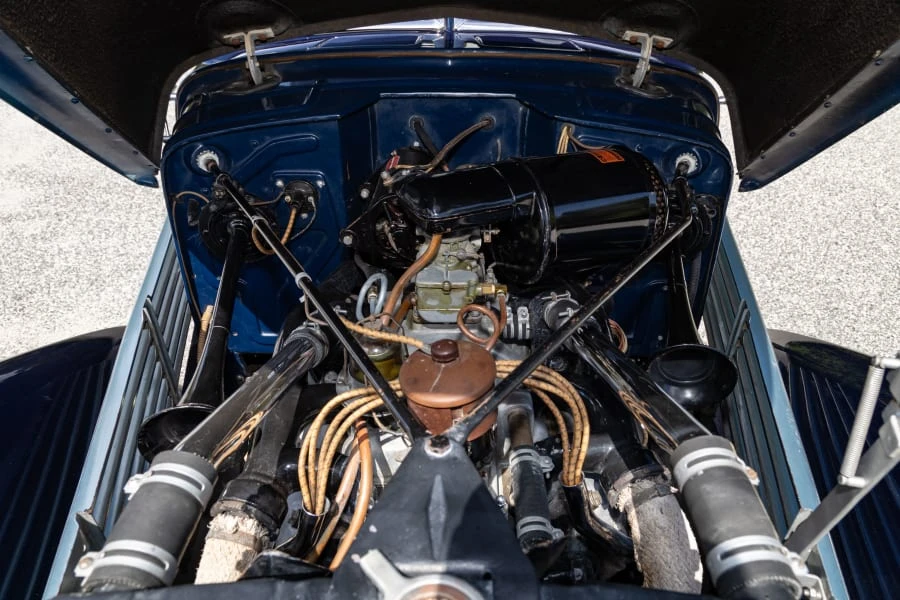 1937 Cord 810 & 812 - Image 25 of 26