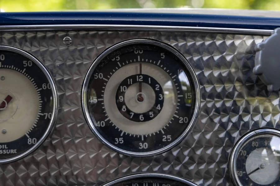 1937 Cord 810 & 812 - Image 13 of 26