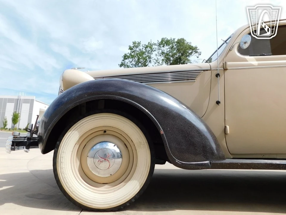 1937 DeSoto - Image 11 of 21
