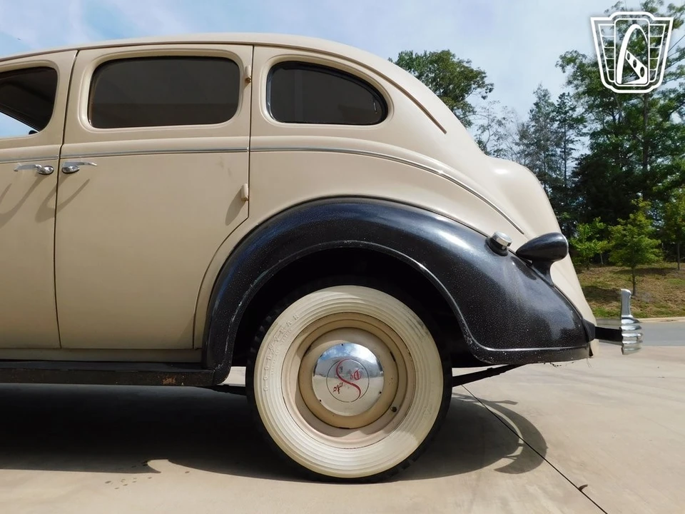 1937 DeSoto - Image 17 of 21