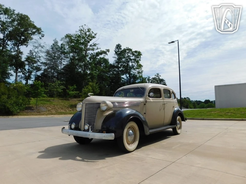 1937 DeSoto - Image 3 of 21