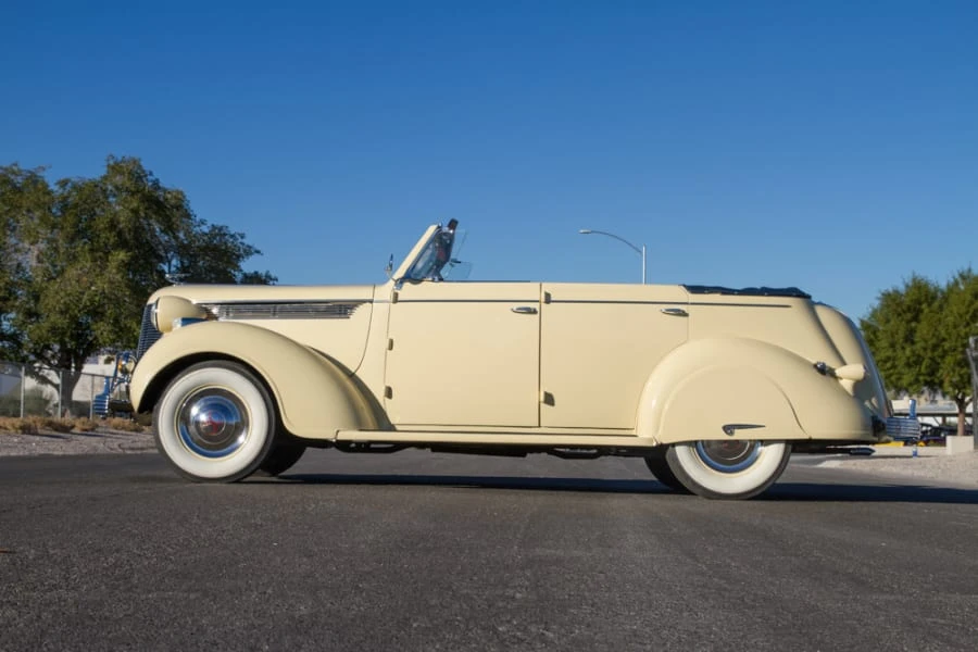 1937 DeSoto - Image 2 of 12