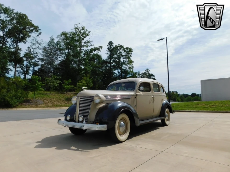 1937 DeSoto - Image 3 of 21