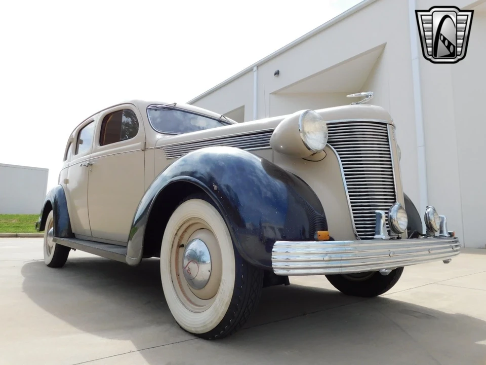 1937 DeSoto - Image 16 of 21