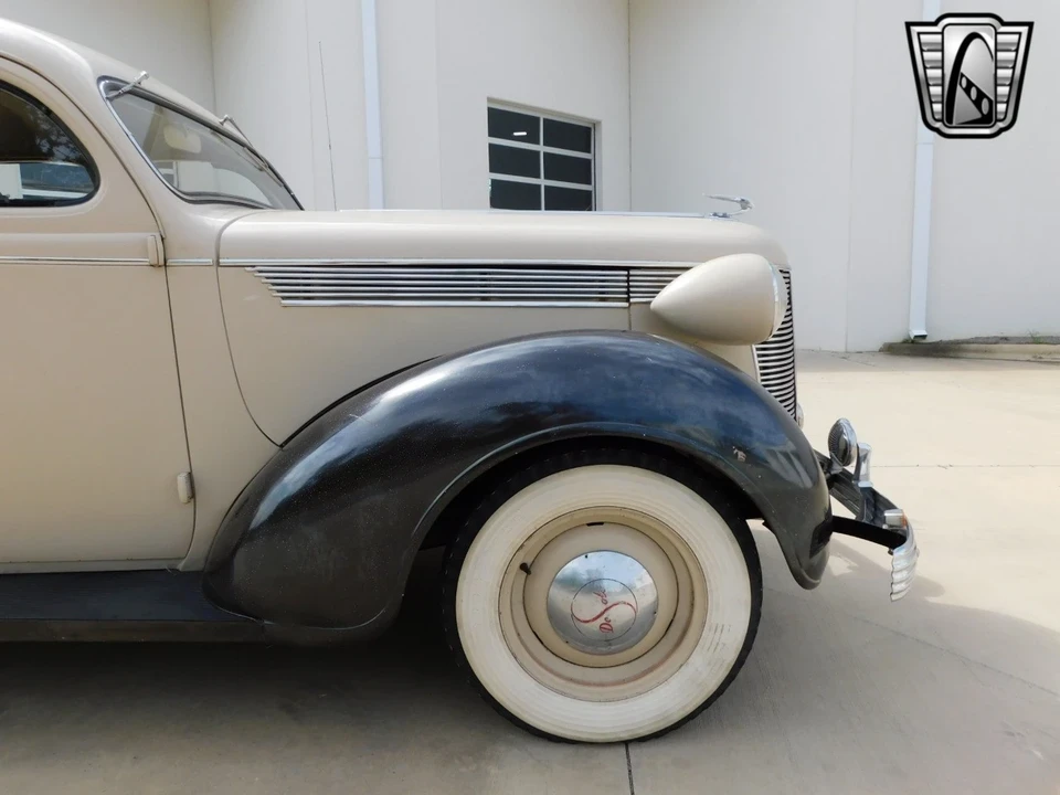 1937 DeSoto - Image 15 of 21