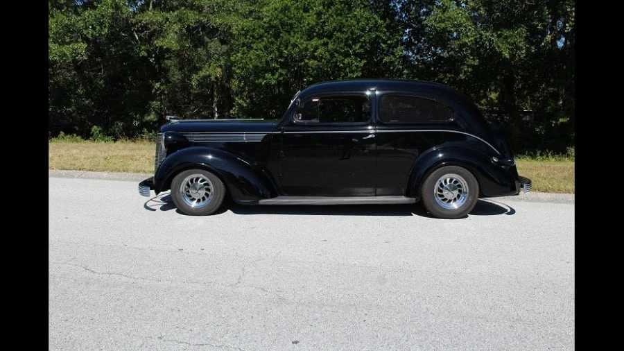 1937 DeSoto - Image 2 of 12
