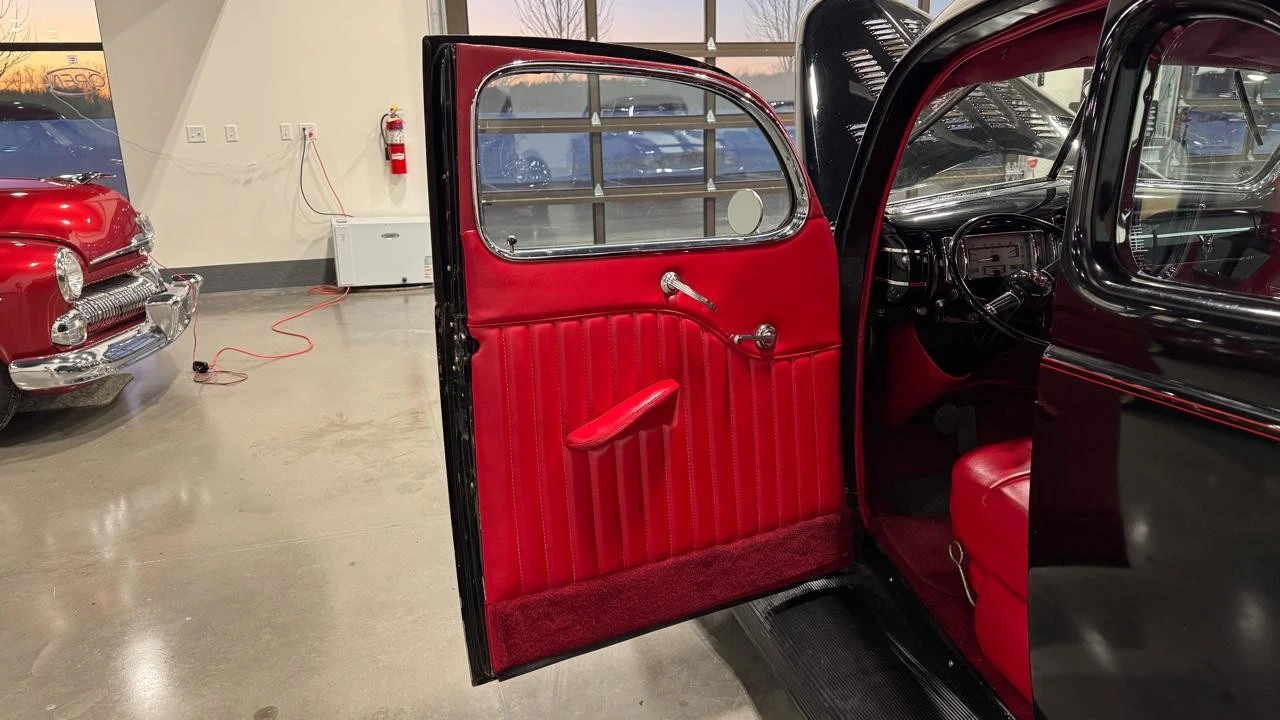 1937 Ford Standard & Deluxe & Super Deluxe - Image 29 of 31