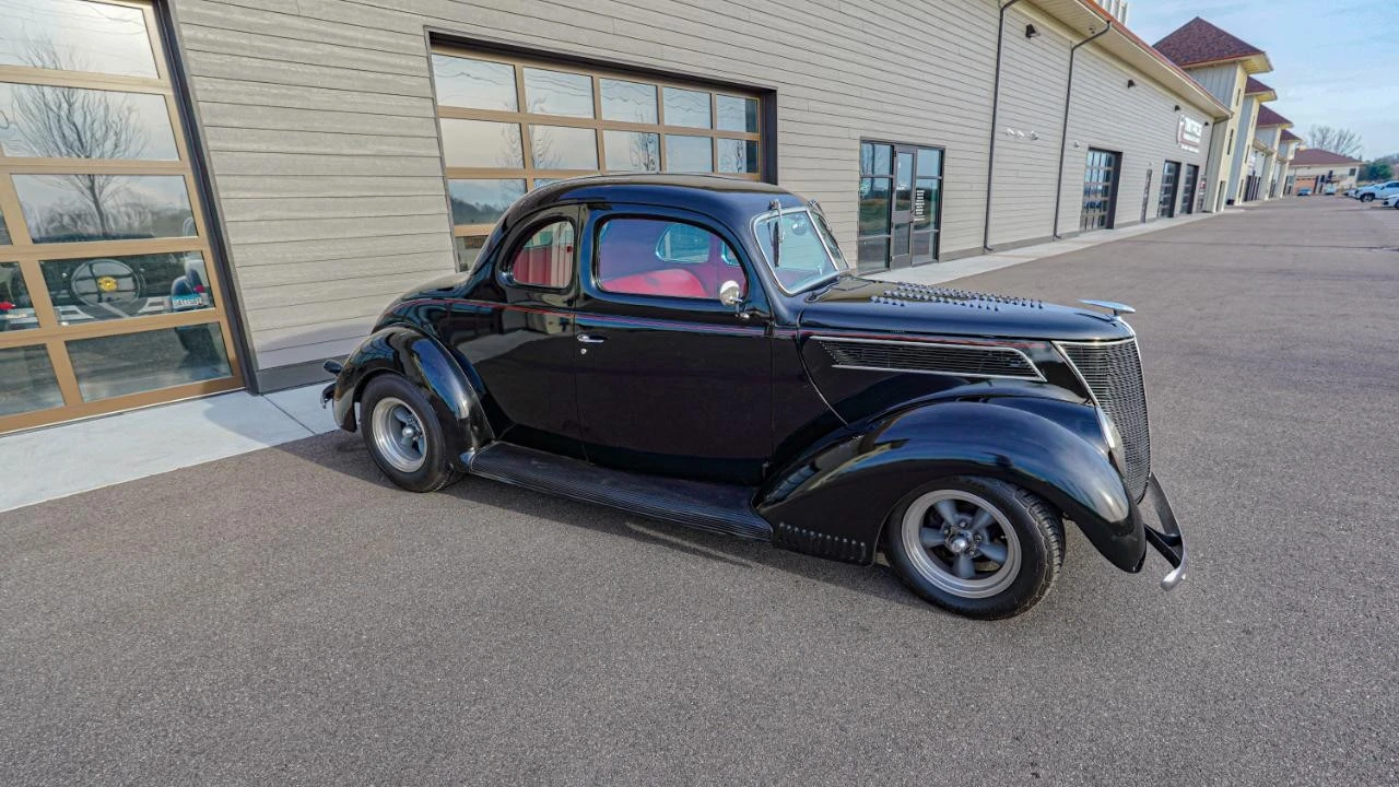 1937 Ford Standard & Deluxe & Super Deluxe - Image 2 of 31