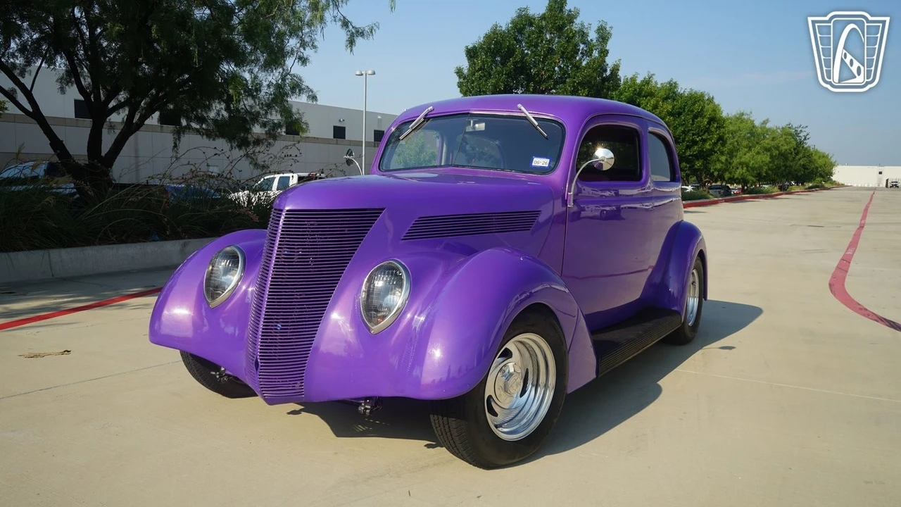 1937 Ford Standard & Deluxe & Super Deluxe - Image 4 of 21