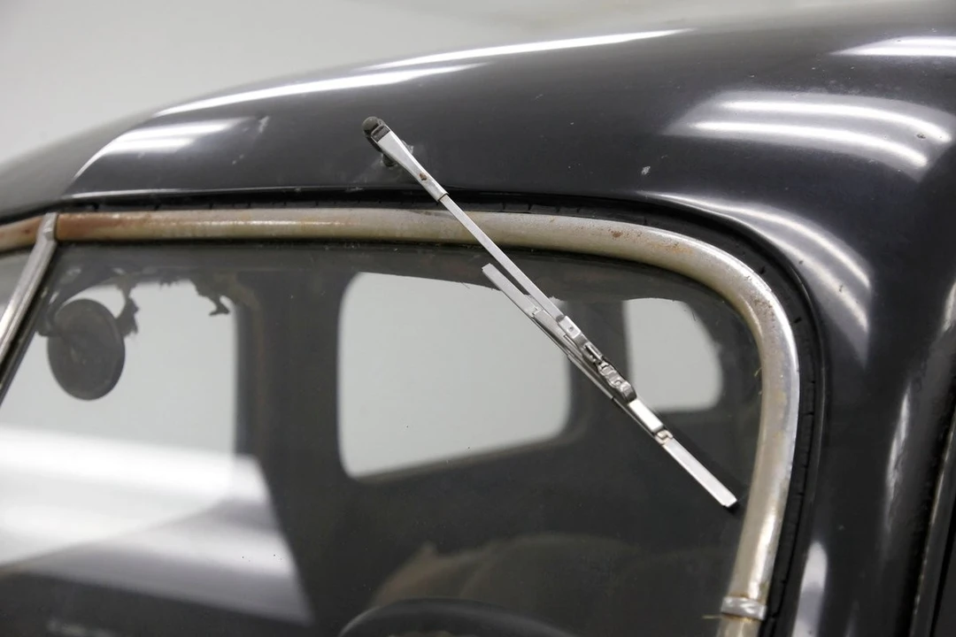 1937 Ford Standard & Deluxe & Super Deluxe - Image 19 of 31