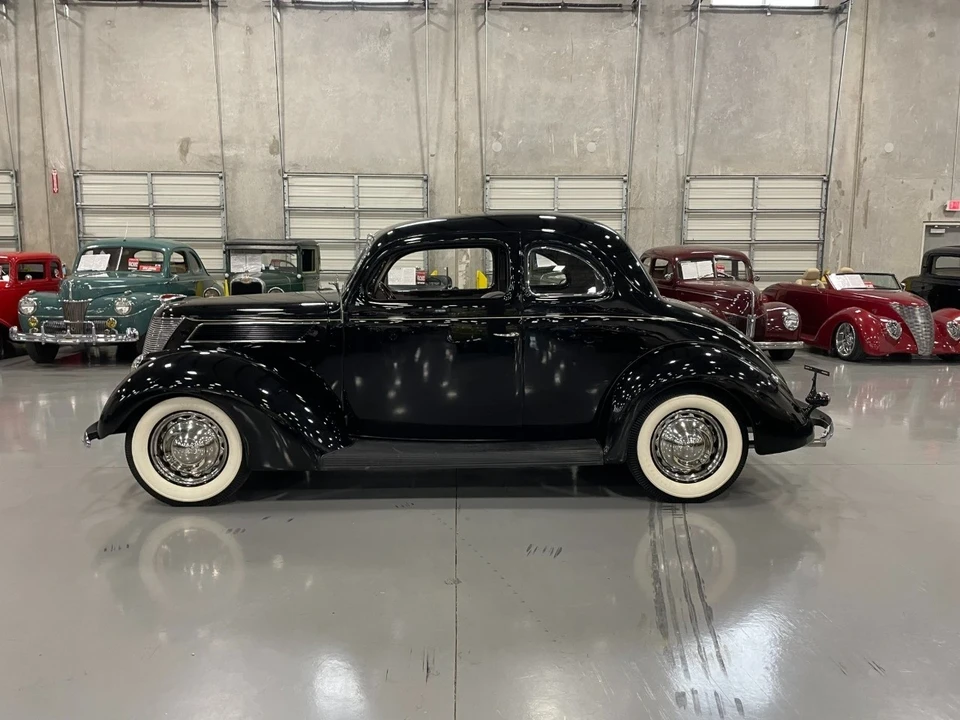 1937 Ford Model 48 & 68 - Image 4 of 21