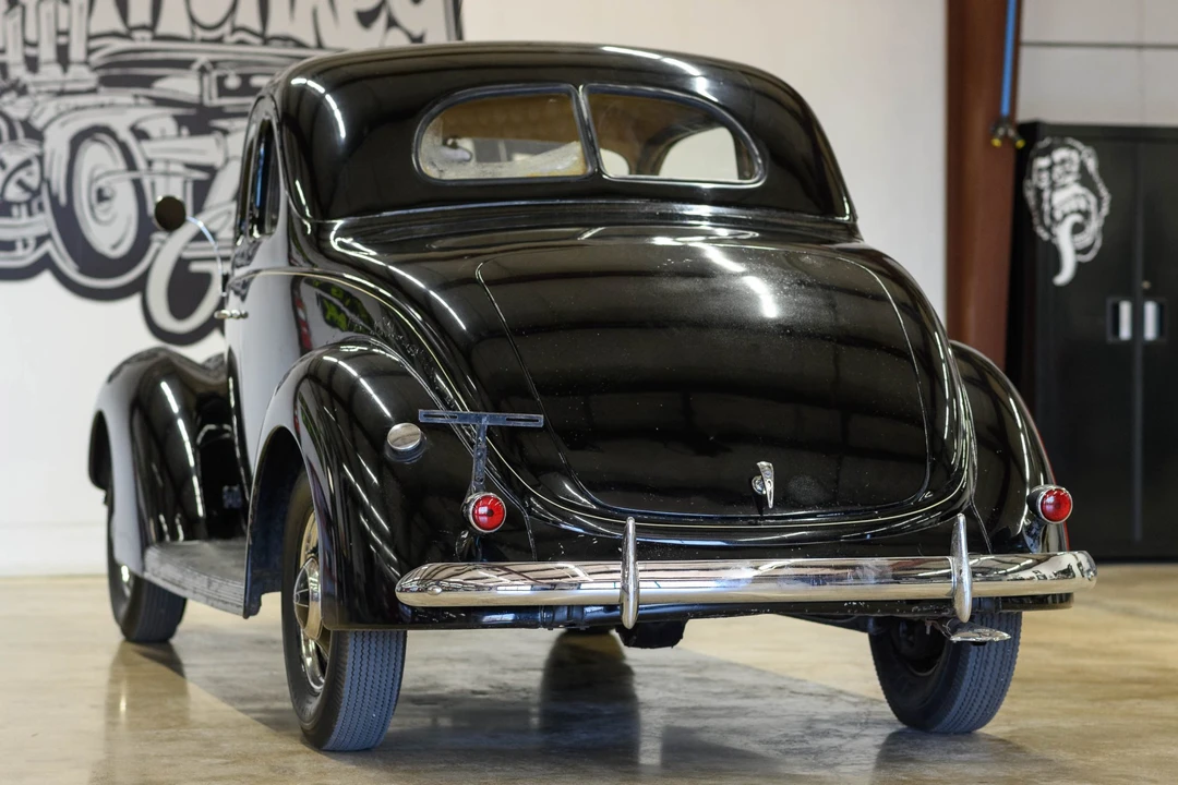 1937 Ford Standard & Deluxe & Super Deluxe - Image 4 of 31