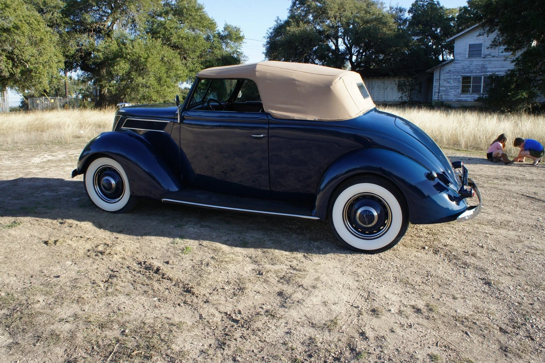 1937 Ford Standard & Deluxe & Super Deluxe - Image 3 of 31
