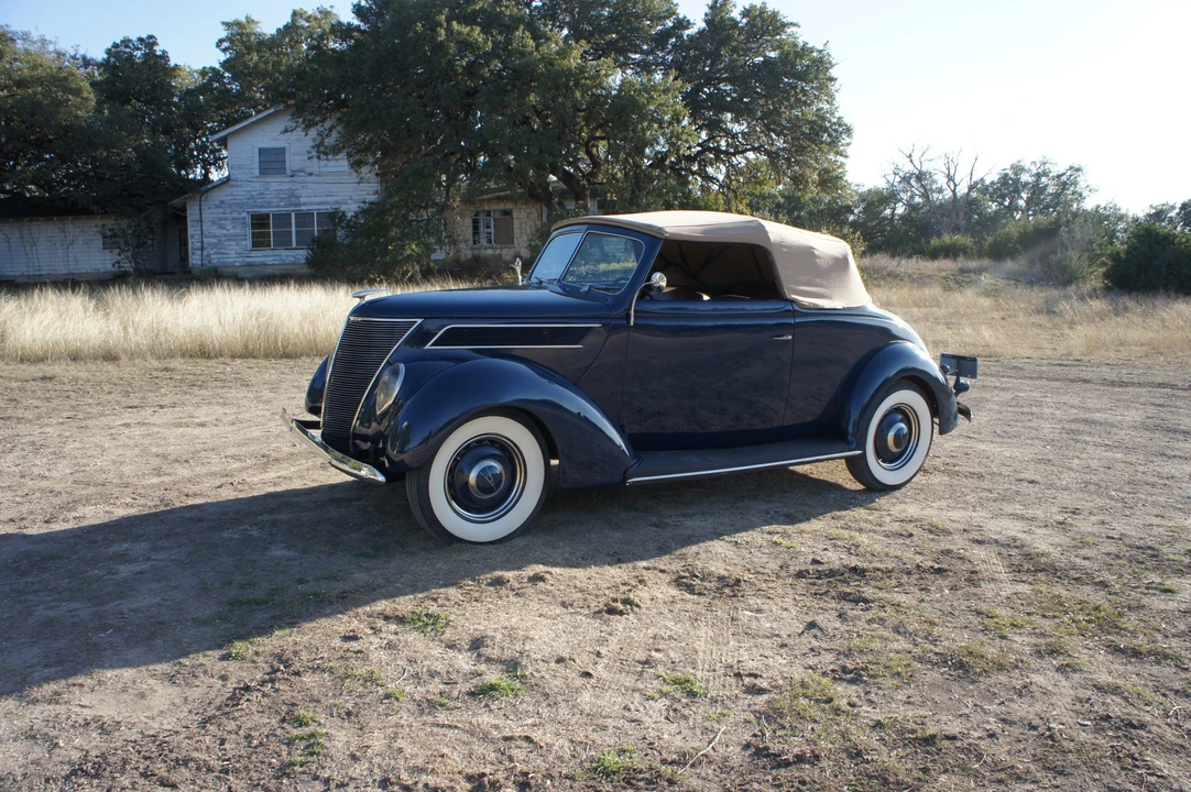 1937 Ford Standard & Deluxe & Super Deluxe - Image 2 of 31