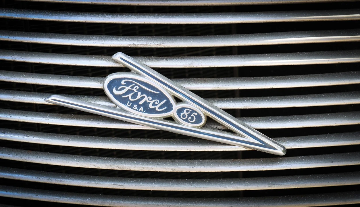 1937 Ford Standard & Deluxe & Super Deluxe - Image 20 of 31