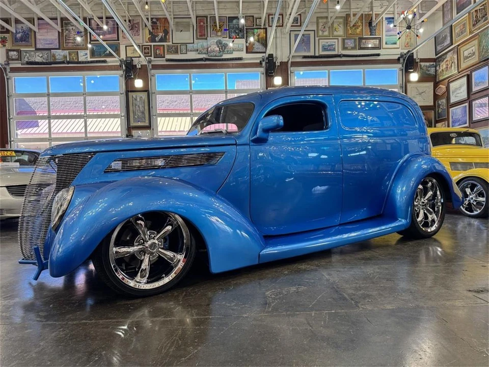 1937 Ford Standard & Deluxe & Super Deluxe - Image 2 of 31