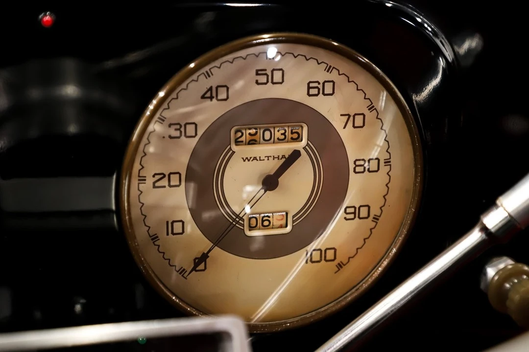 1937 Ford Standard & Deluxe & Super Deluxe - Image 3 of 31