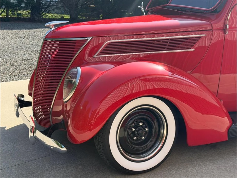 1937 Ford Standard & Deluxe & Super Deluxe - Image 2 of 31