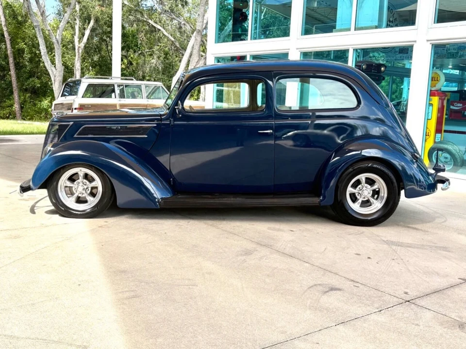 1937 Ford Standard & Deluxe & Super Deluxe - Image 9 of 12